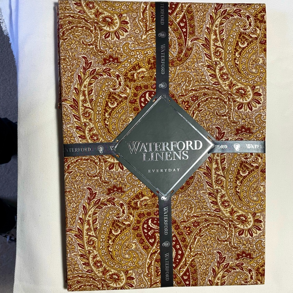 NWT  WATERFORD LINENS  TABLECLOTH   PAISLEY   CINNABAR Color   60” x 104”